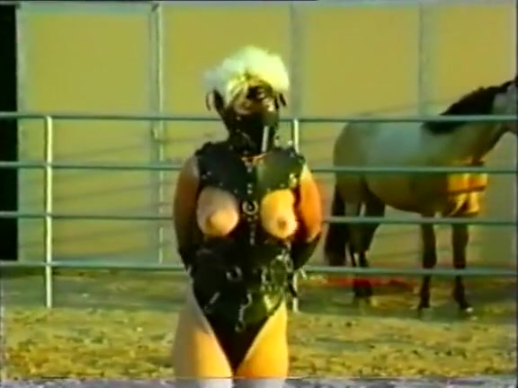 Pony Girl im The Ranch Classic Movie
